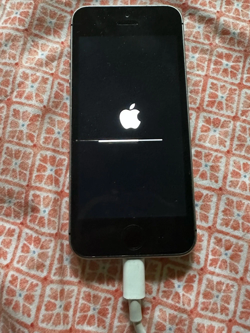 Apple iPhone SE (1st Gen) A1662 (AT&T Only) 16GB Space Gray (Excellent)
